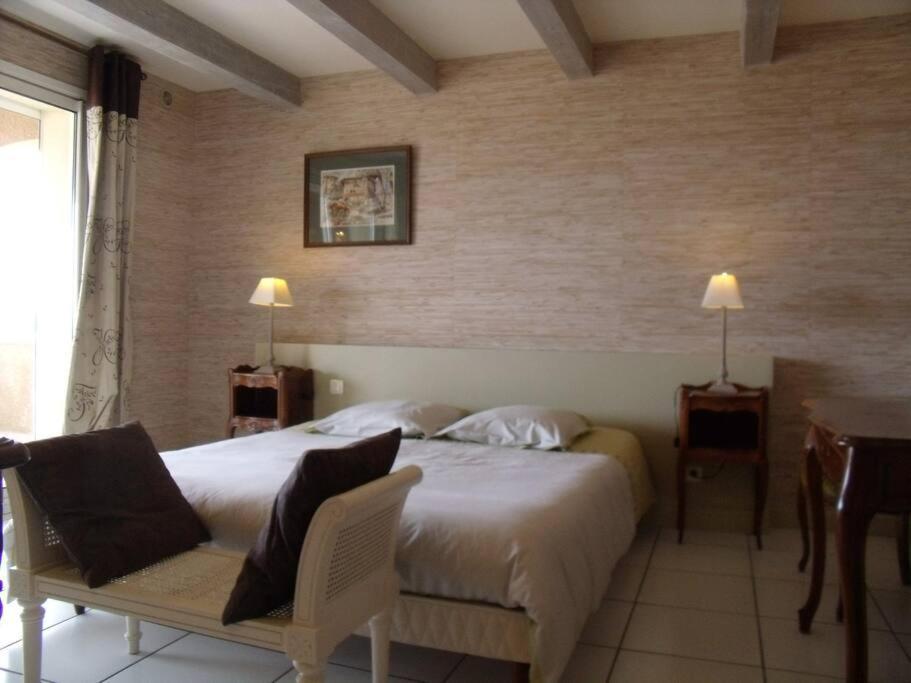 Châteauneuf-du-Pape Gites En B&B Le Clos De La Cerise מראה חיצוני תמונה